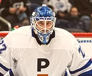 Portero de hockey sobre hielo con careta